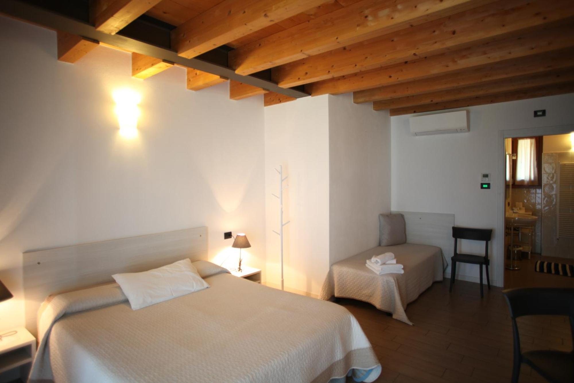 Al Vajo Dependance - Apartments-Zimmer Lazise Ngoại thất bức ảnh