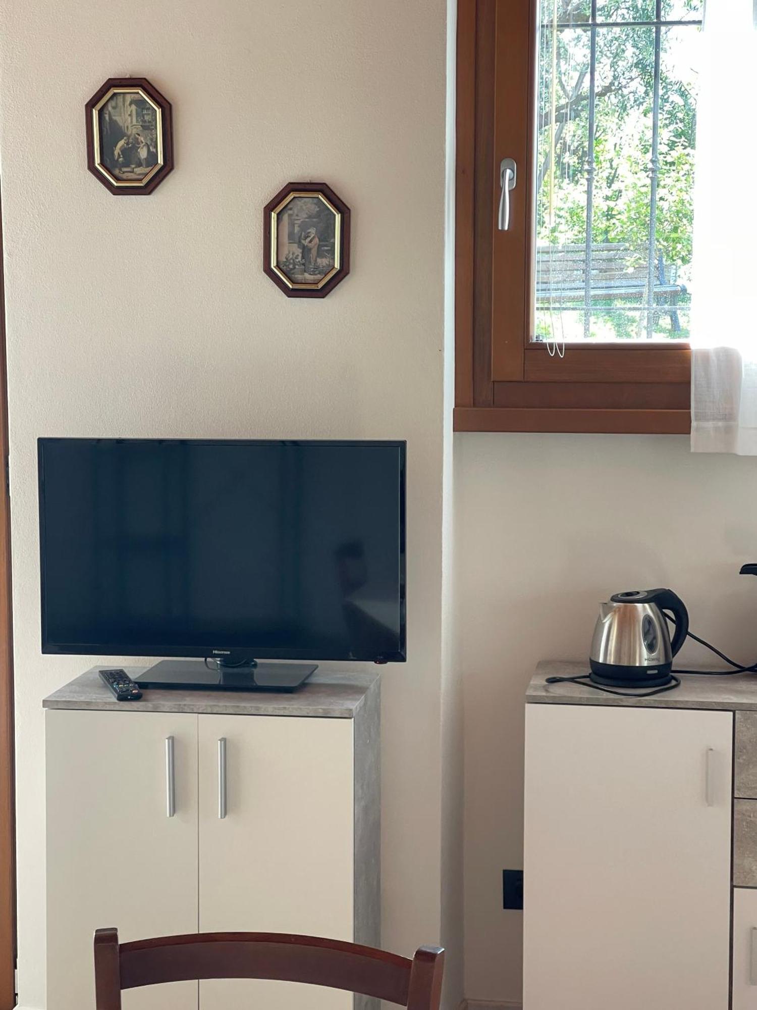 Al Vajo Dependance - Apartments-Zimmer Lazise Ngoại thất bức ảnh